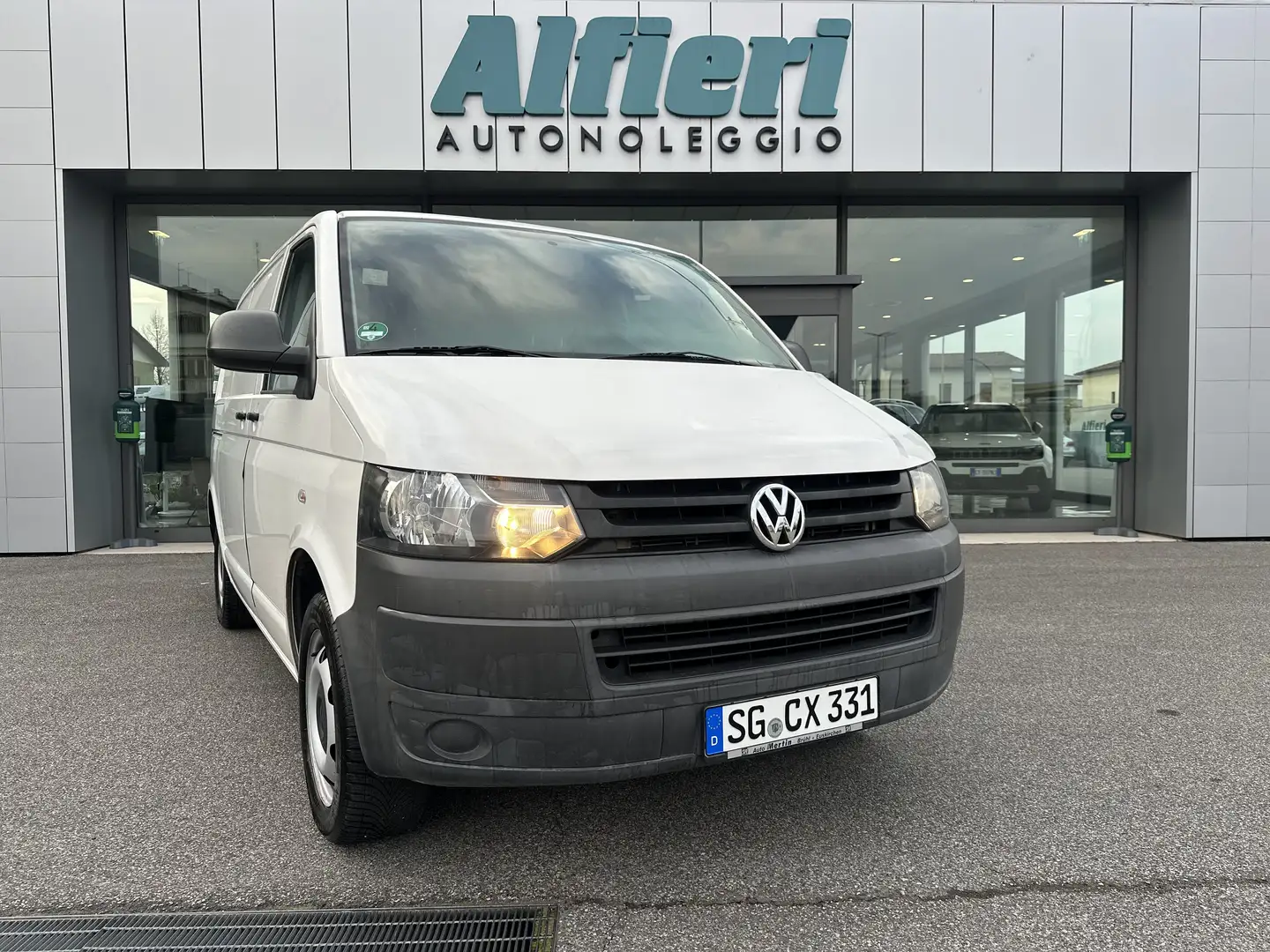 Volkswagen Transporter 2.0TDI Frigo L1 140cv E6B DSG 2000x1480x11150kg600 Белый - 1