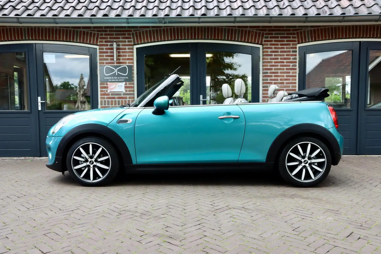 MINI Cooper Cabrio Mini 1.5 Chili Serious Business | LEER | AIRCO | L - 2