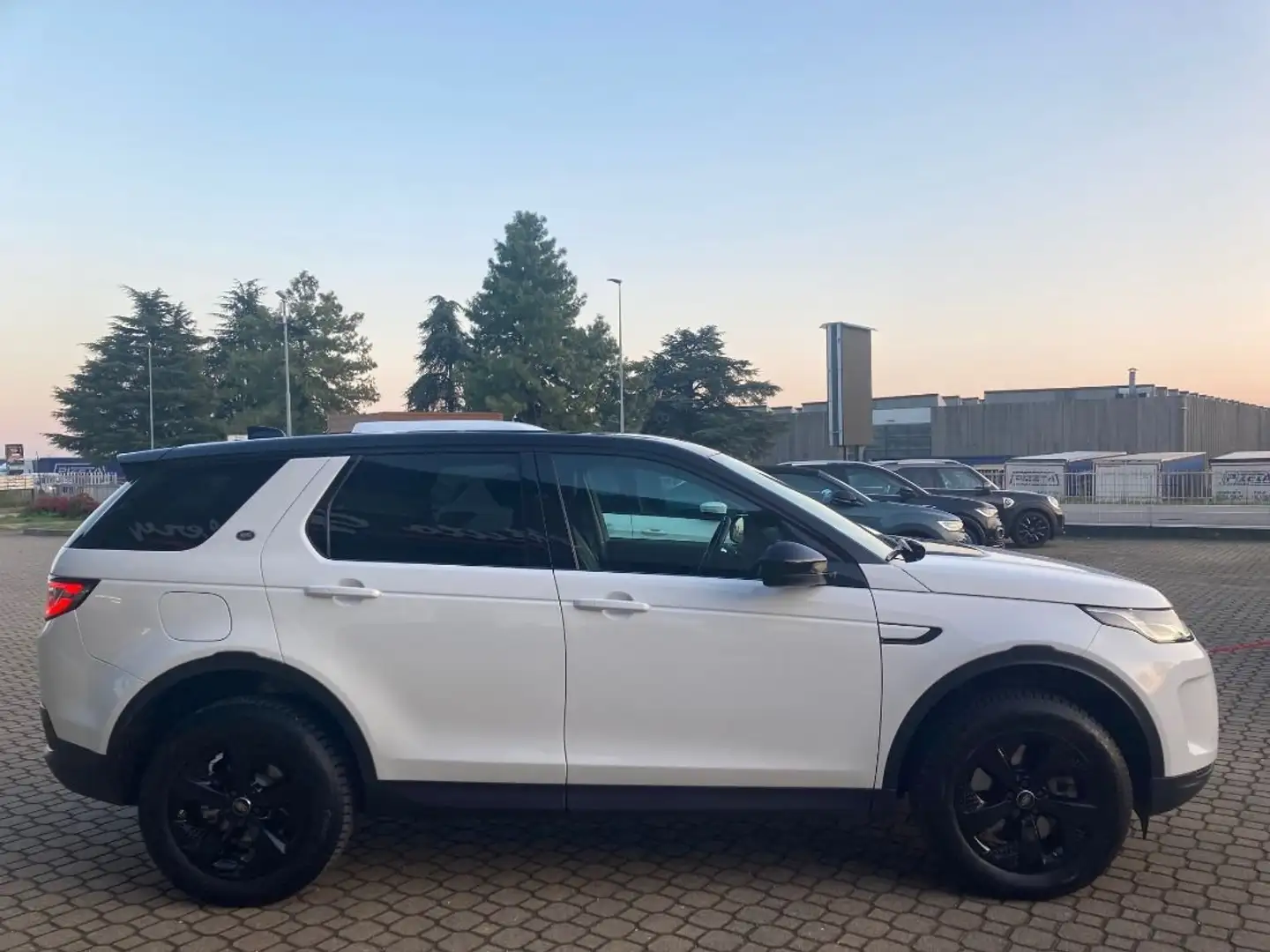 Land Rover Discovery Sport 2.0 TD4 150cv BLACK SPORT PACK 4WD-CONDIZIONI TOP Biały - 2