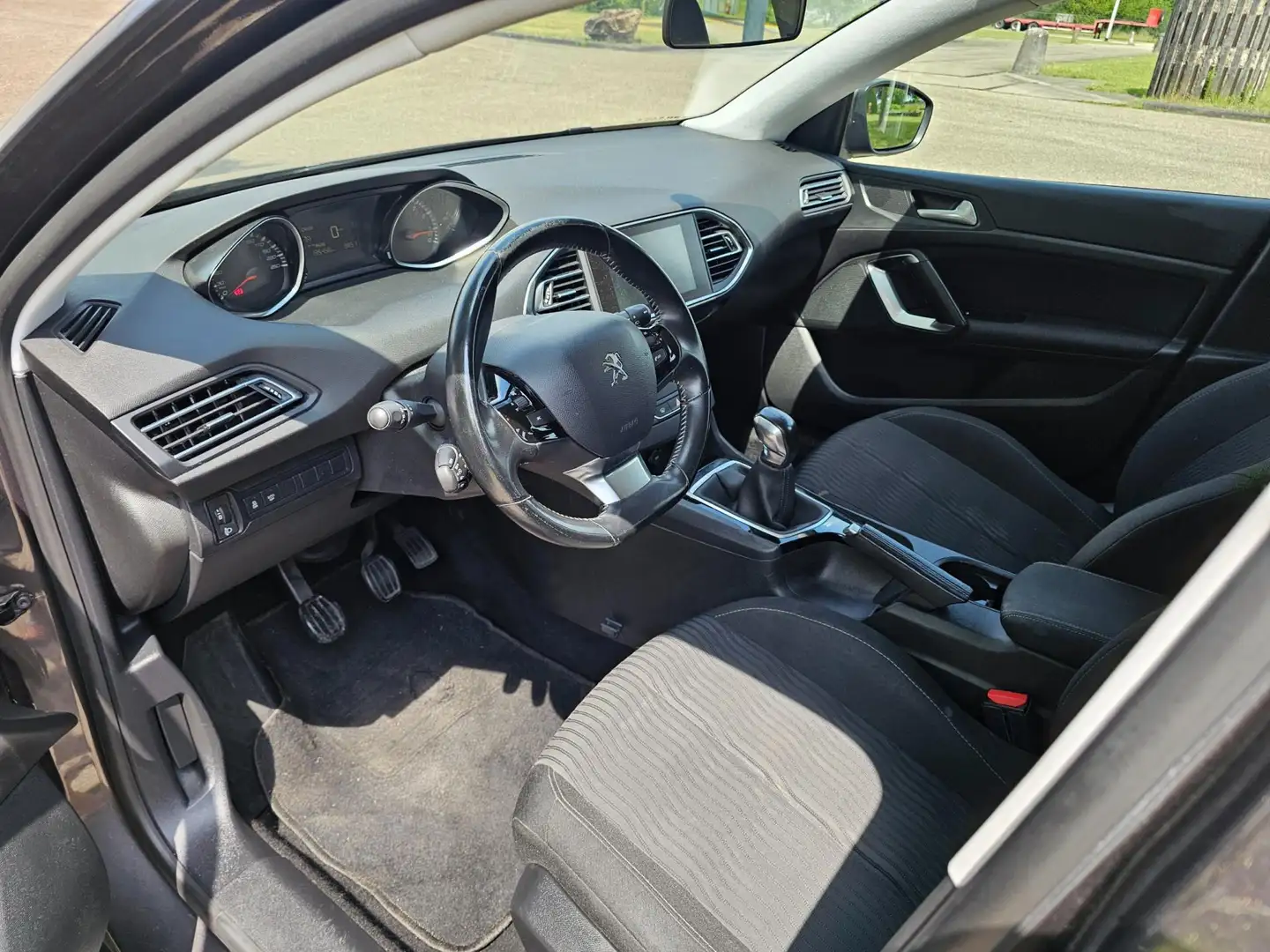 Peugeot 308 SW 1.2 PureTech Blue Lease AIRCO/cruise Gris - 2