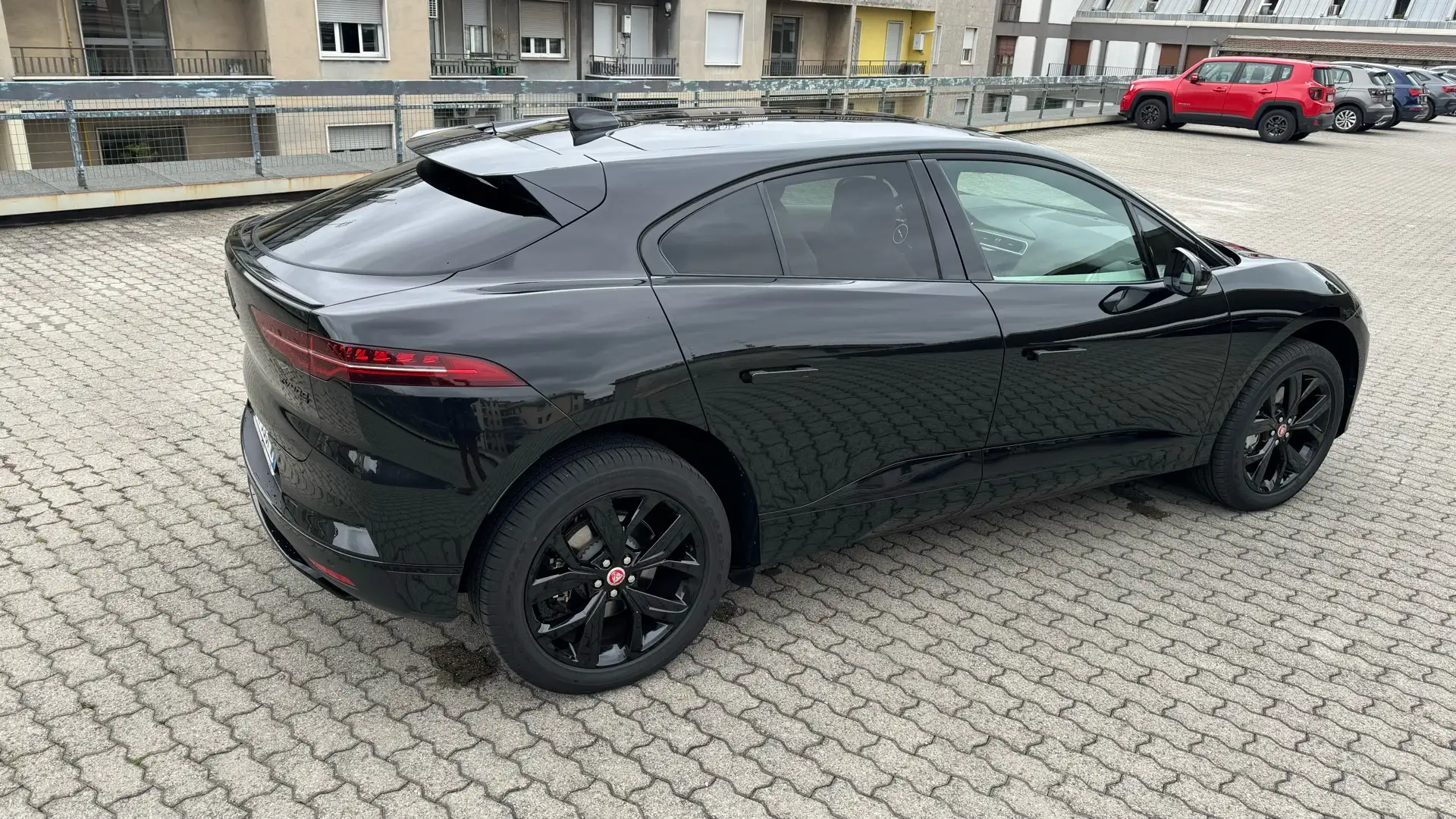 Jaguar I-Pace EV 400 SE TETTO TELECAMERA360 Navi c20 Awd Nero - 2