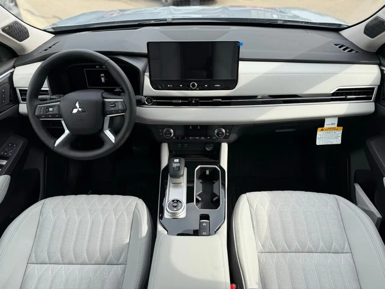 Mitsubishi Outlander снимка Mitsubishi Outlander