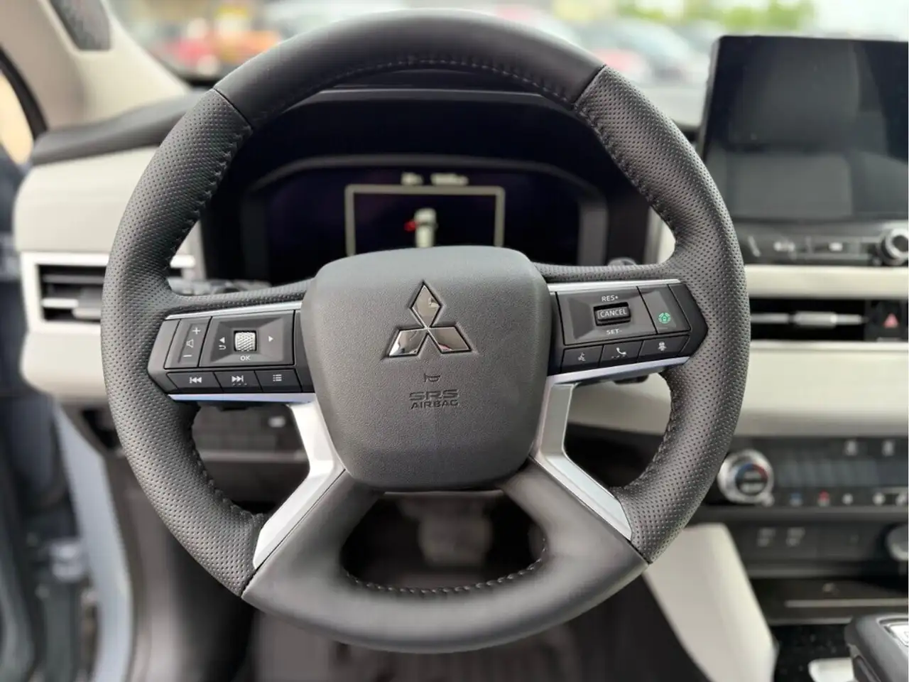 Mitsubishi Outlander снимка Mitsubishi Outlander