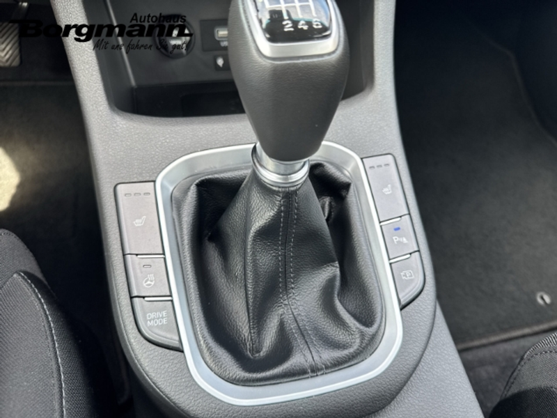 Hyundai i30 1.5 Benzin 30+Edition (48V)LED-PDC v&h-Apple Carpl — photo 15