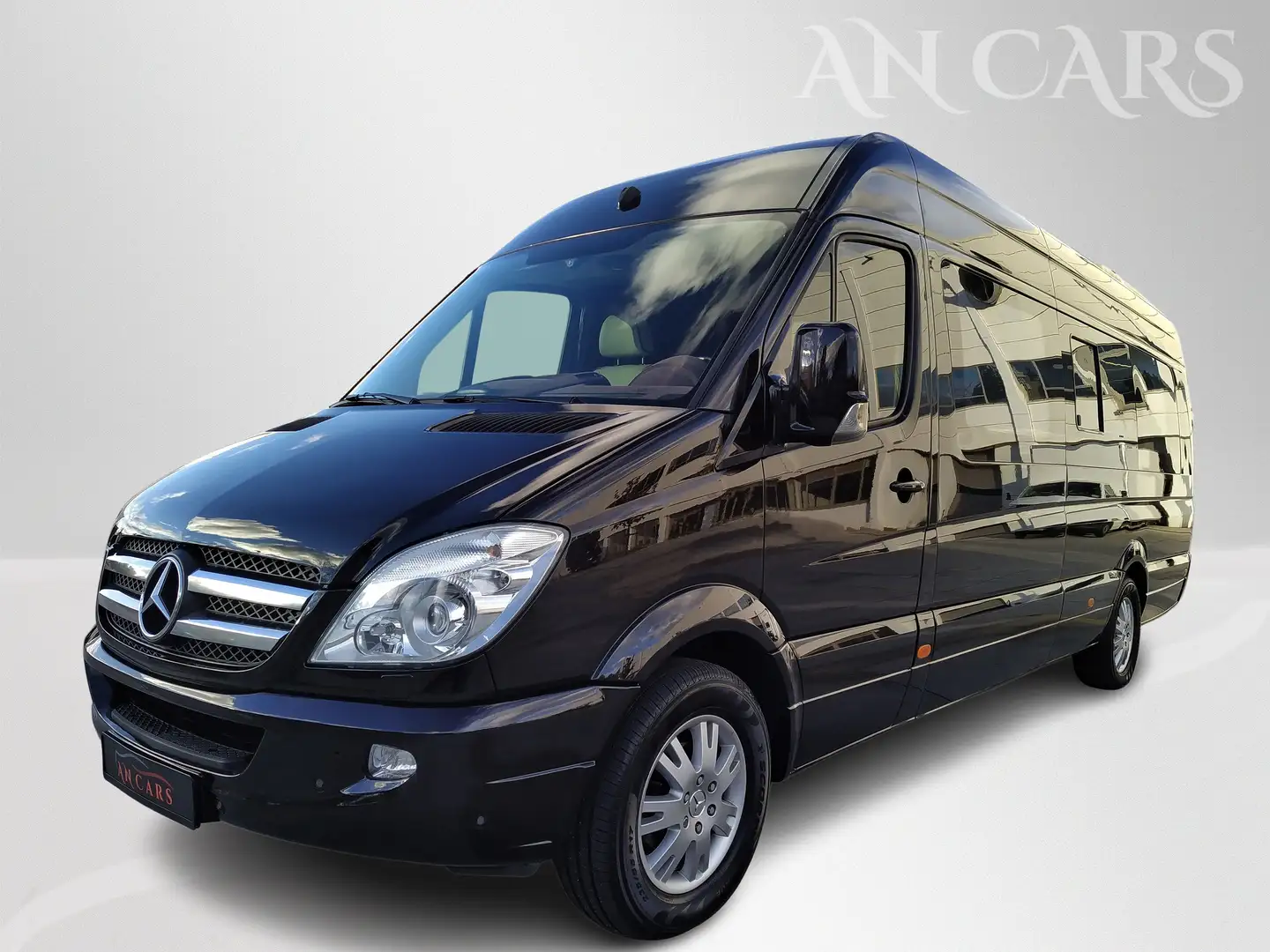 Mercedes-Benz Sprinter 324 V6 Benzin VIP One of Three Schwarz - 1