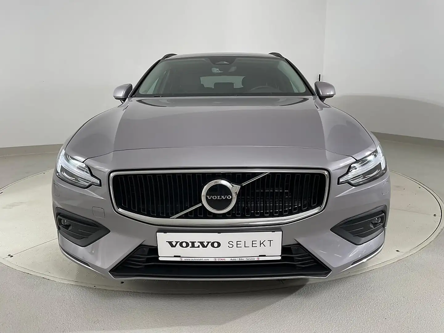 Volvo V60 B4 (P) Core Geartronic | Stahl Wien 22 Silber - 2
