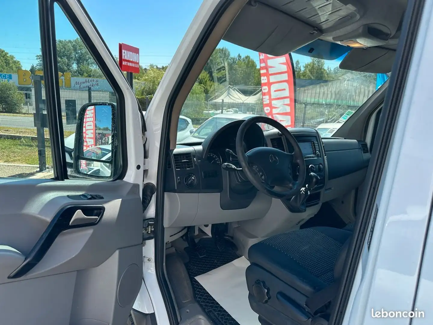 Mercedes-Benz Sprinter MERCEDES Benz Fourgon 215 Cdi 3T Blanc - 2