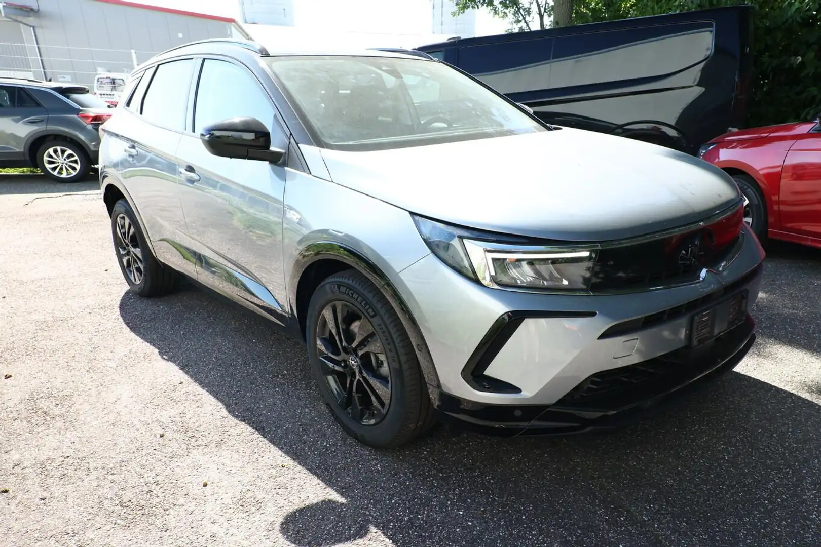 Opel Grandland 145 Hybrid AT6 GS Nav10" Kam SHZ PDC 106 kW (14... Grau - 1