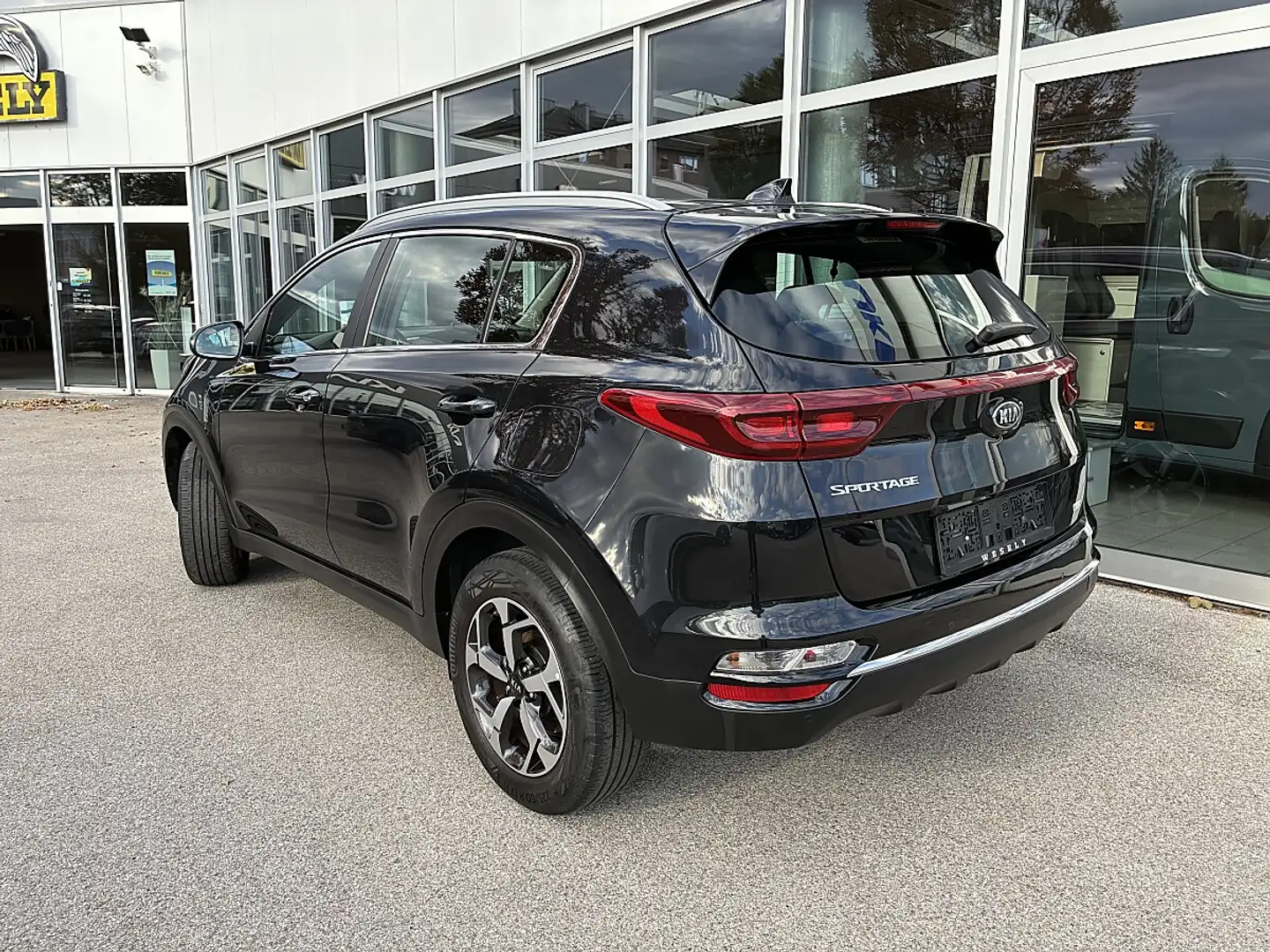 Kia Sportage 1,6 GDI GPF Silber Schwarz - 2