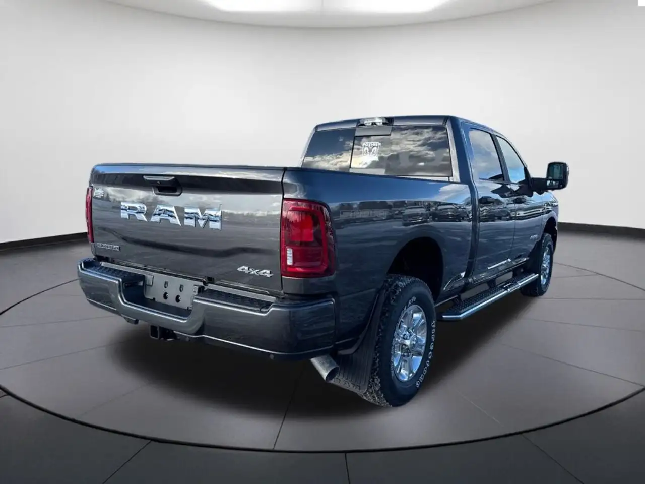 RAM 2500 снимка RAM 2500