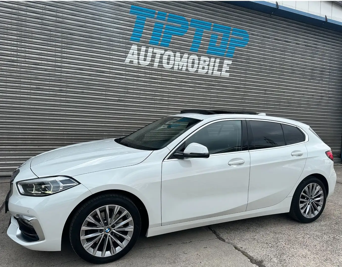 BMW 118 Lim. i Luxury Line*VIRTUAL*PANO*LED*AHK*NAVI Weiß - 1