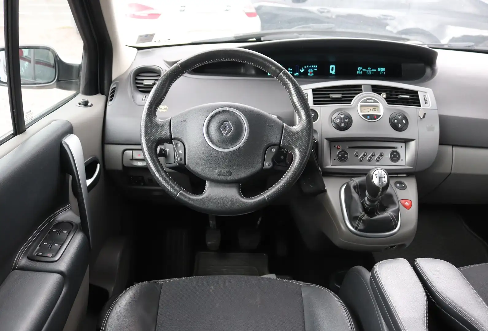 Renault Scenic 1.6 Leder*Klimaaut.*PDC*KeyGo*Tempomat* Grau - 2