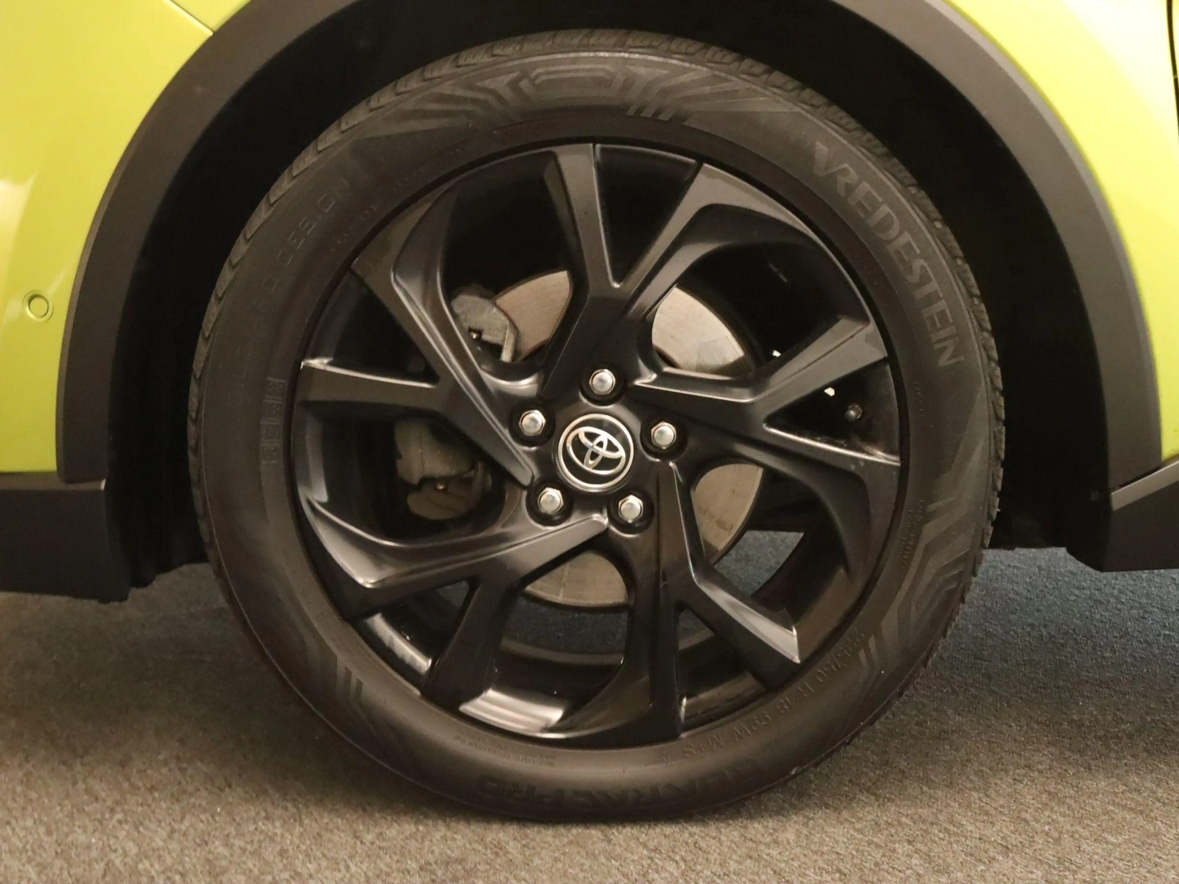 Toyota C-HR 1.8 Hybrid Executive Ultimate - AFNEEMBARE TREKHAA — photo 4