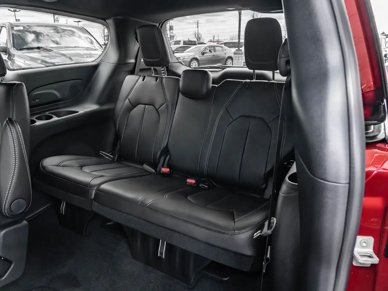 Chrysler Pacifica снимка Chrysler Pacifica