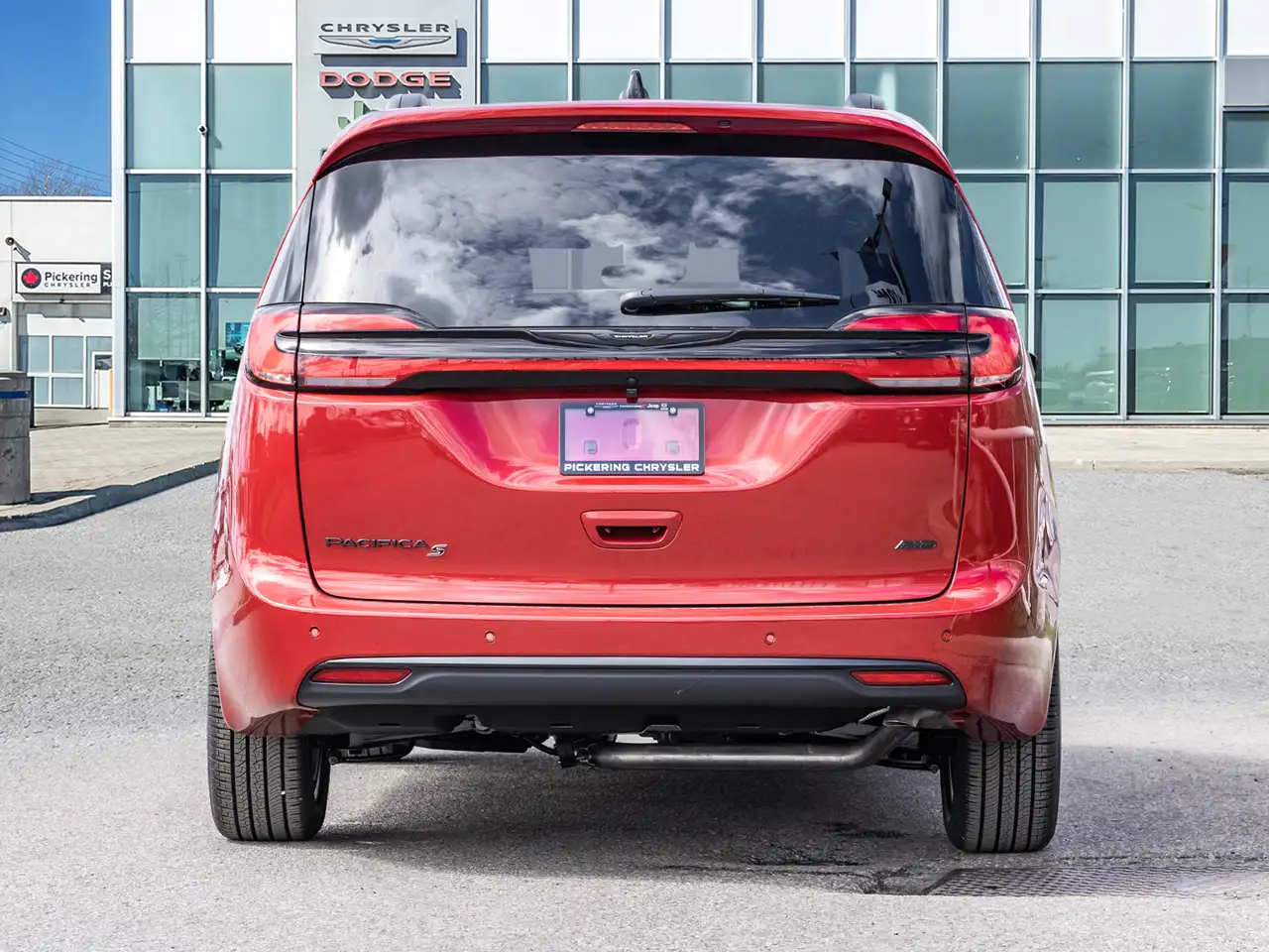 Chrysler Pacifica снимка Chrysler Pacifica