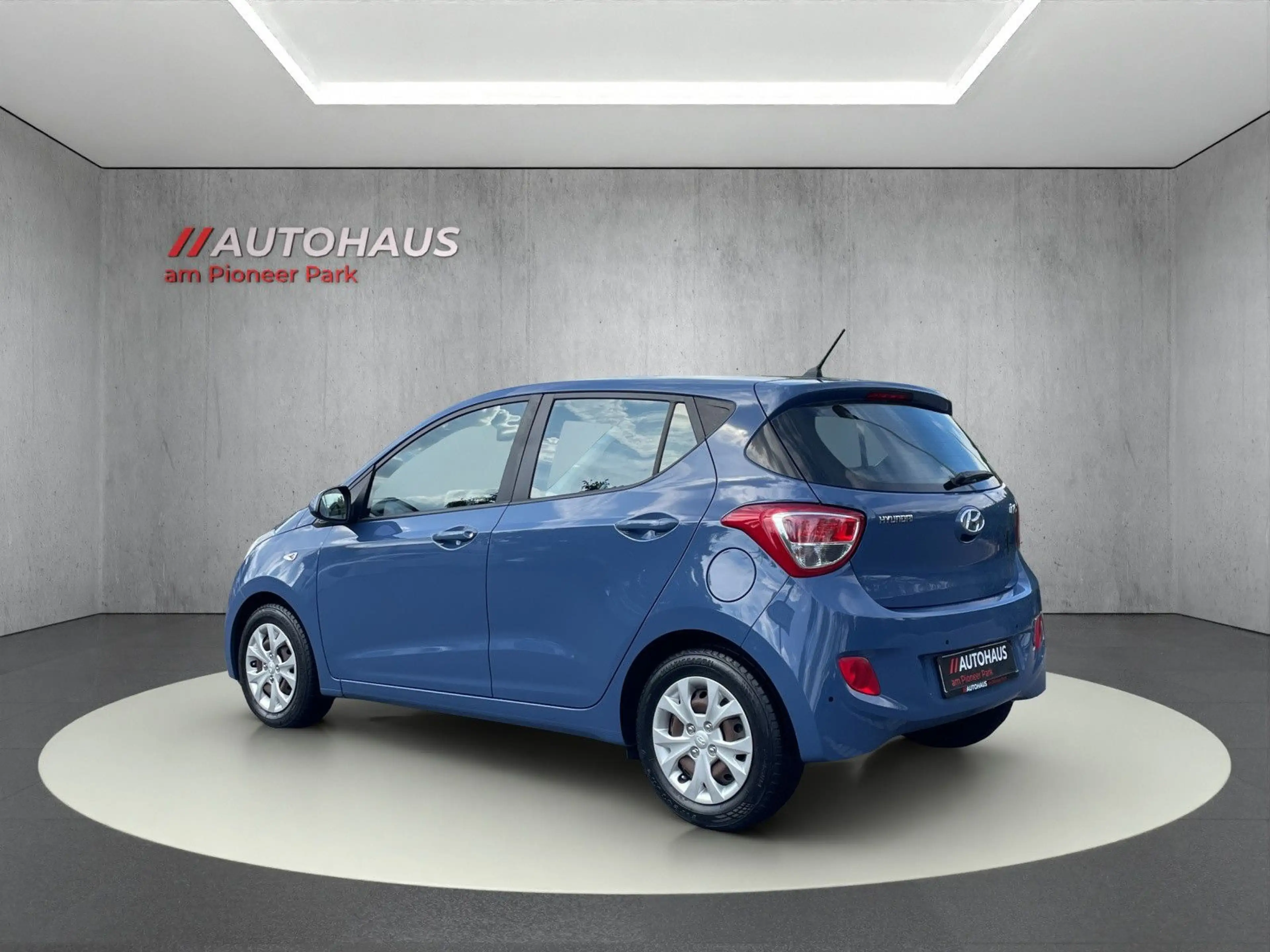 Hyundai i10 BLUE TREND*KLIMA*PDC*GRA*SHZ*CD/MP3*USB/AUX — photo 3