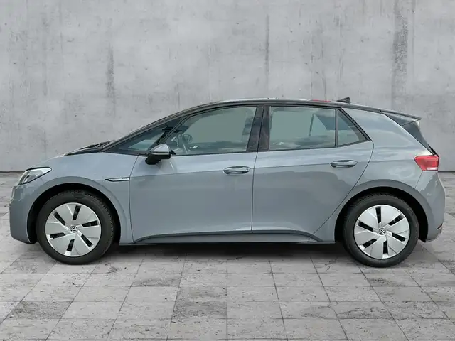 Volkswagen ID.3 view 4