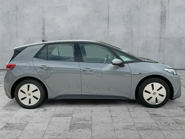 Volkswagen ID.3 view 7