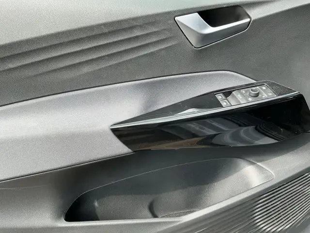Volkswagen ID.3 view 15