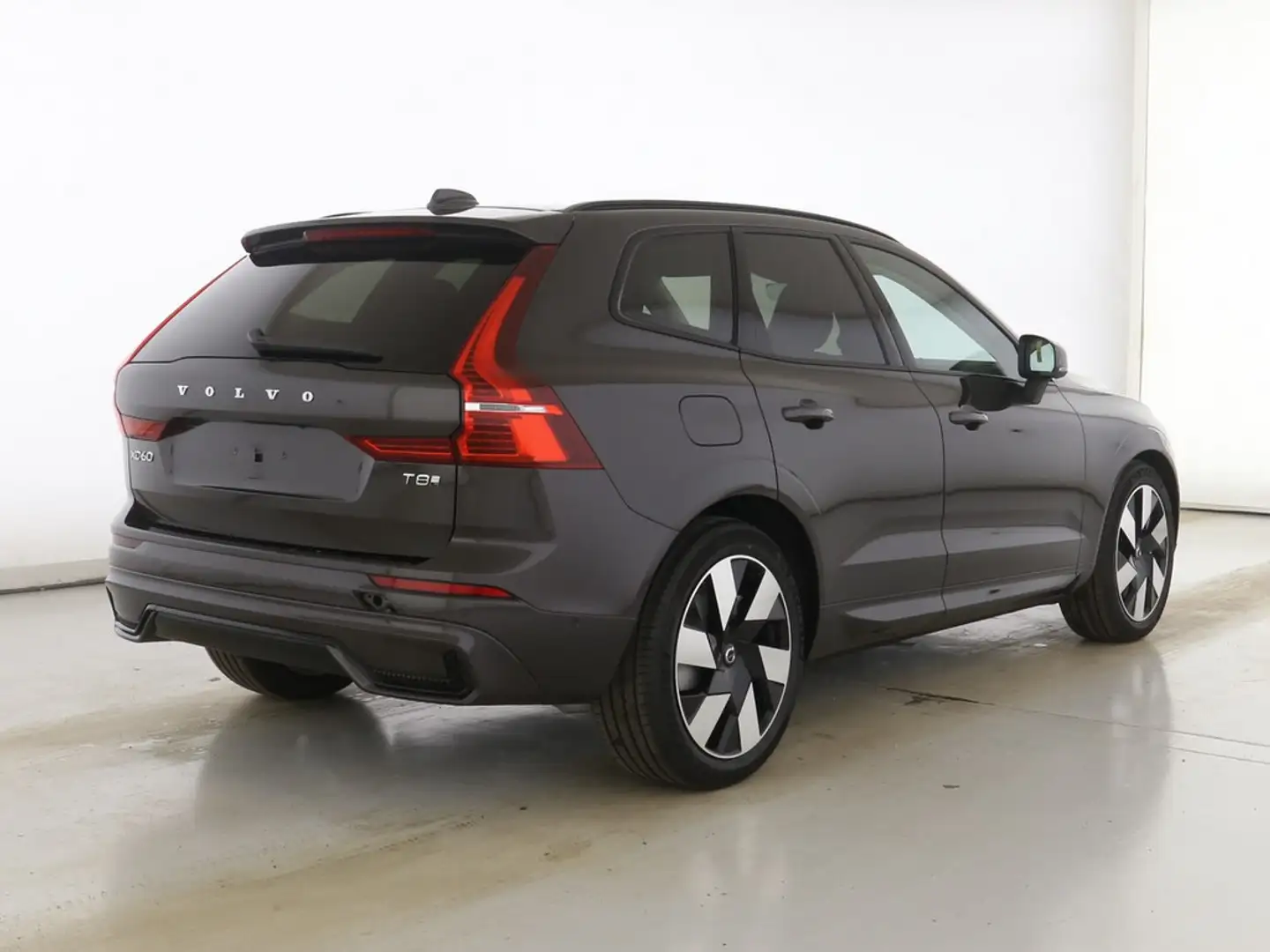 Volvo XC60 T8 AWD Plus Dark PANO ACC STANDHZ 360° Grau - 2