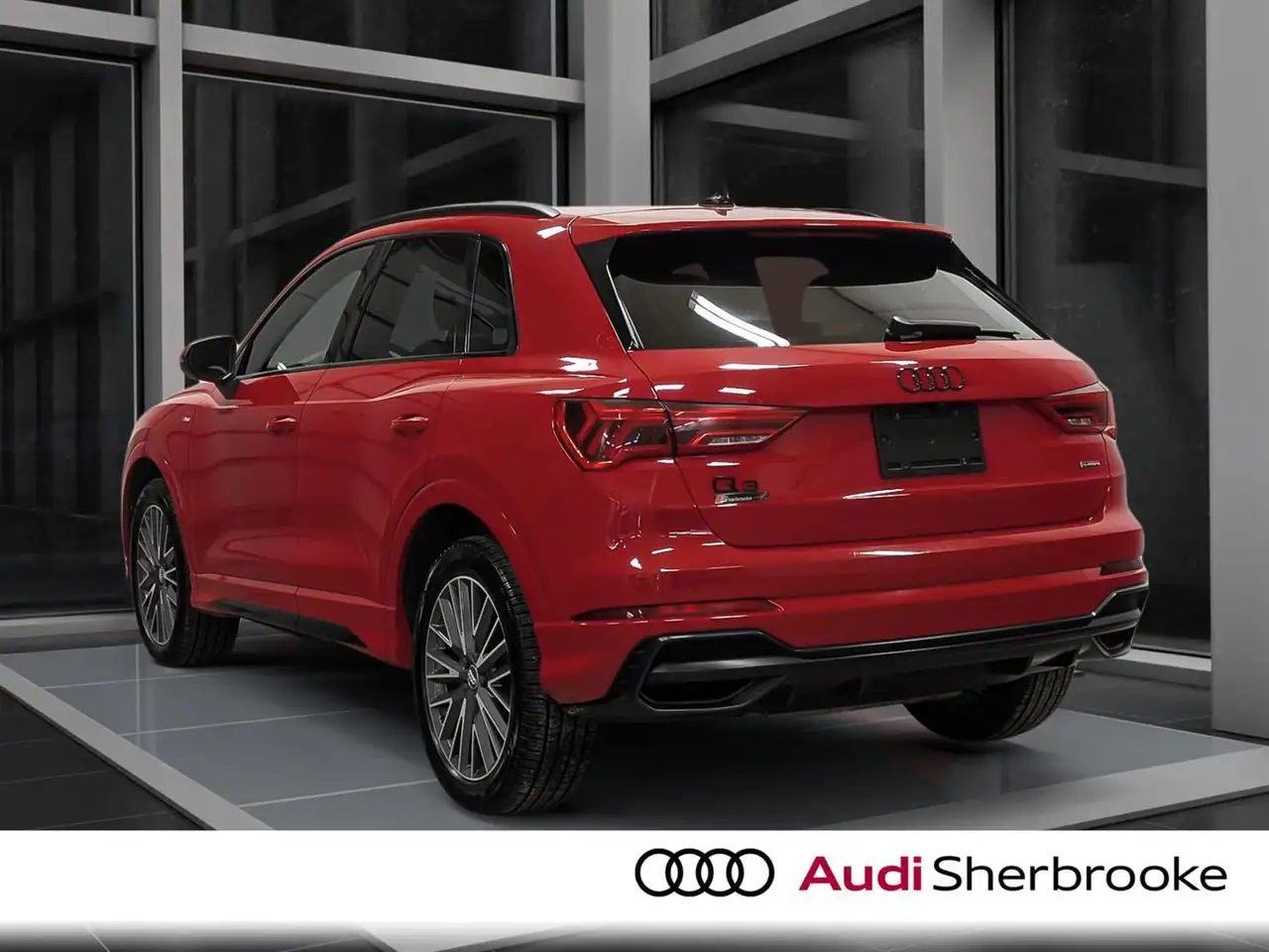 Audi Q3 снимка Audi Q3