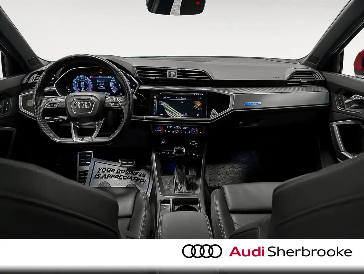Audi Q3 снимка Audi Q3