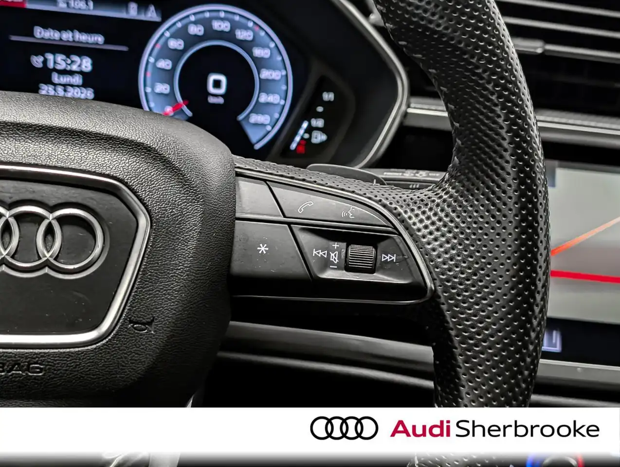 Audi Q3 снимка Audi Q3