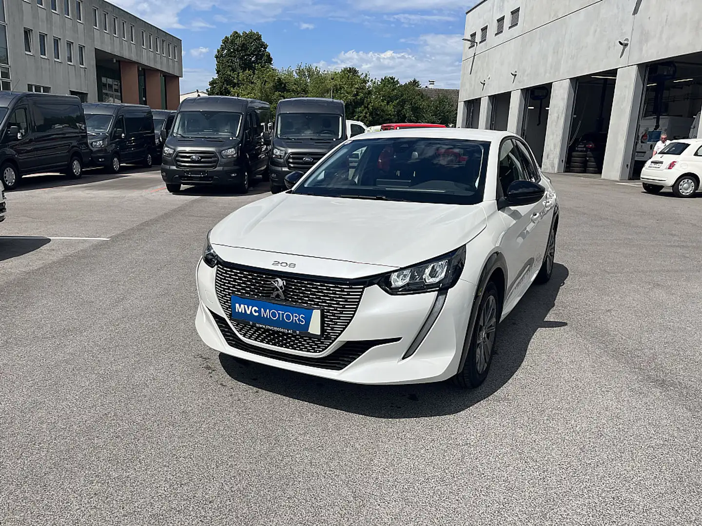 Peugeot e-208 50kWh Allure Pack Blanc - 1