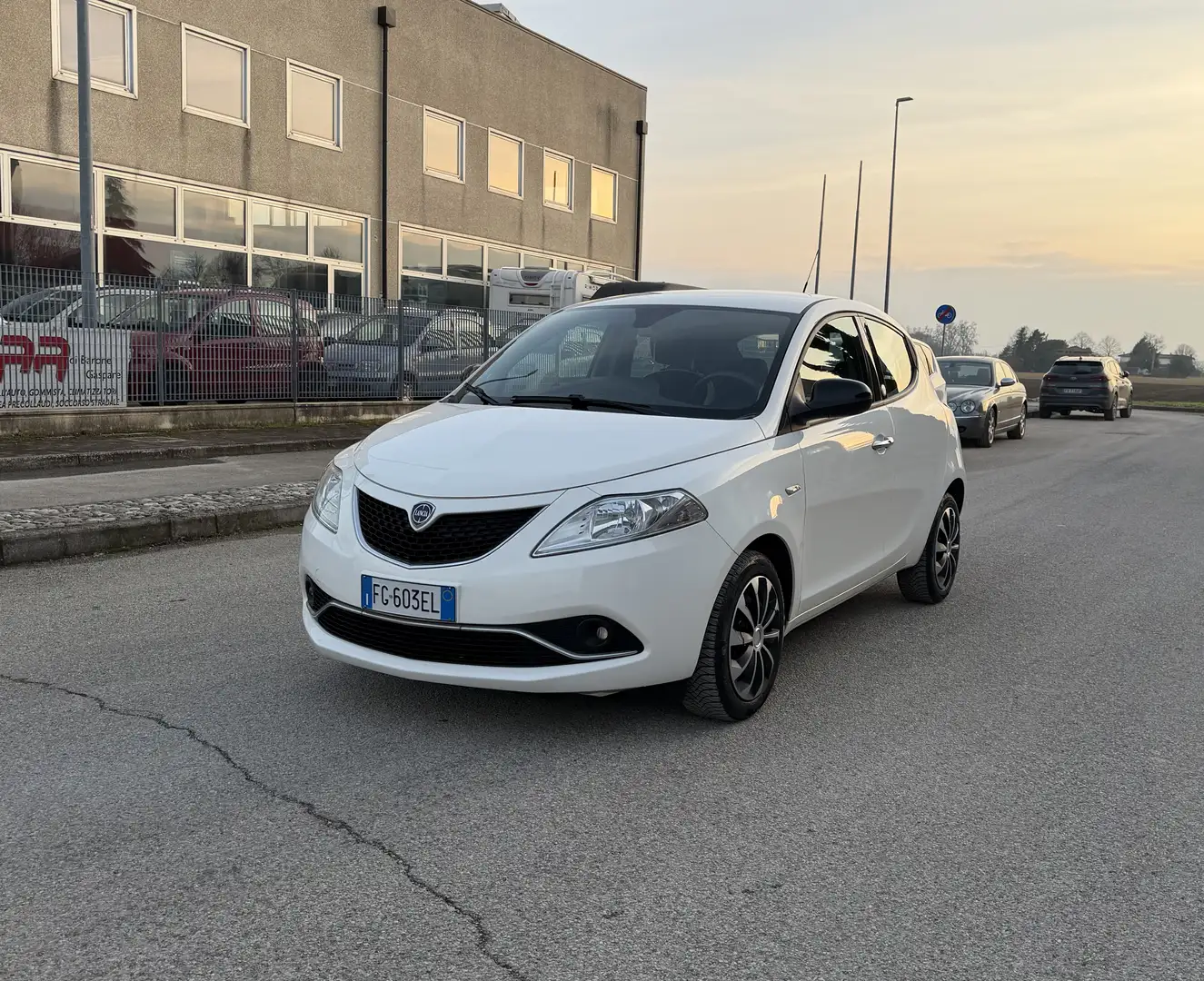 Lancia Ypsilon 1.2 Gold ecochic Gpl 69cv - 1
