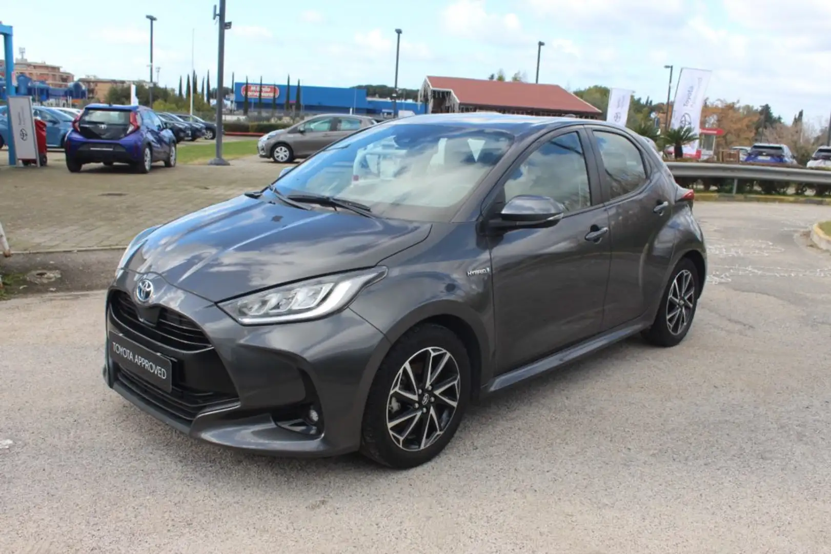 Toyota Yaris 1.5 Hybrid 5 porte Trend Grigio - 1