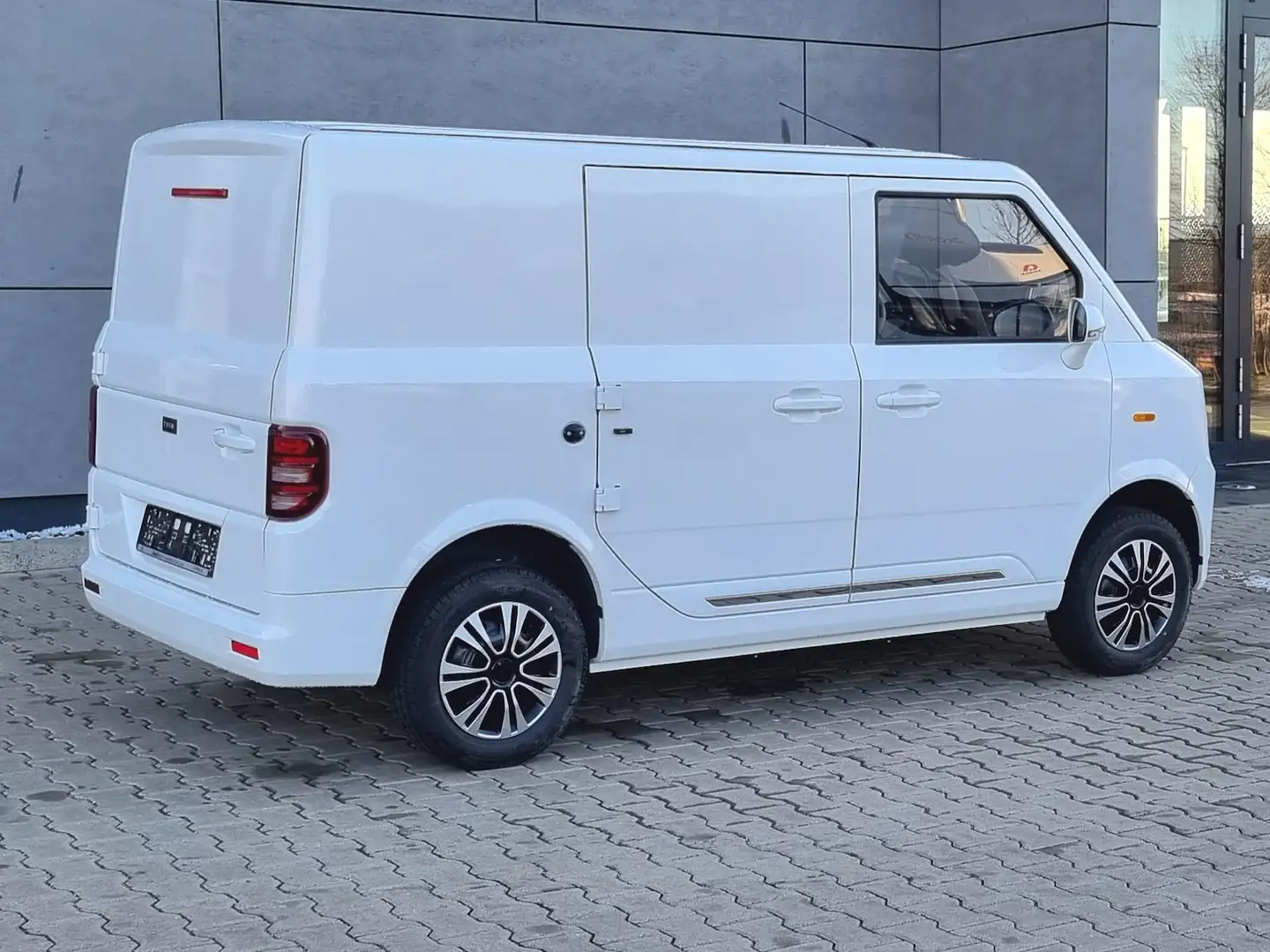 Autres TX1 Kastenwagen / Heckkamera Blanc - 2