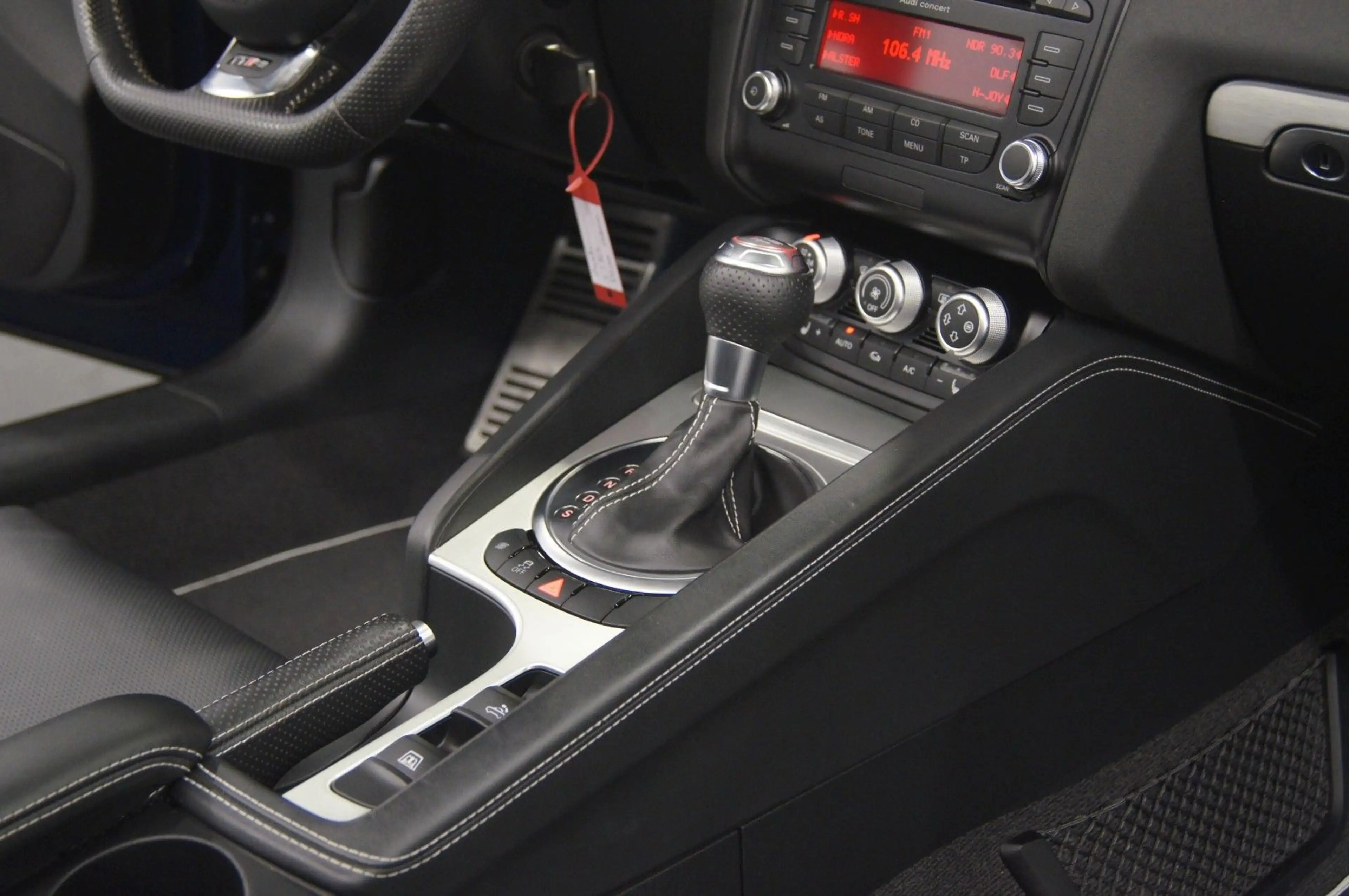 Audi TT RS Roadster 2.5 plus Quattro|BOSE|20"|DSG — photo 4