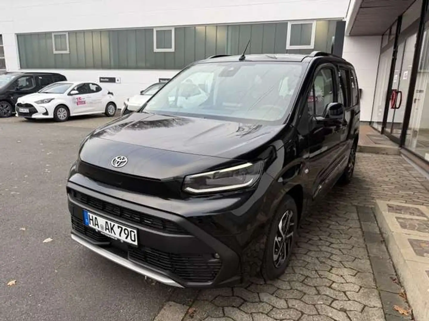 Toyota Proace City Verso 1.5 D-4D L1 Aut Team D Schwarz - 2