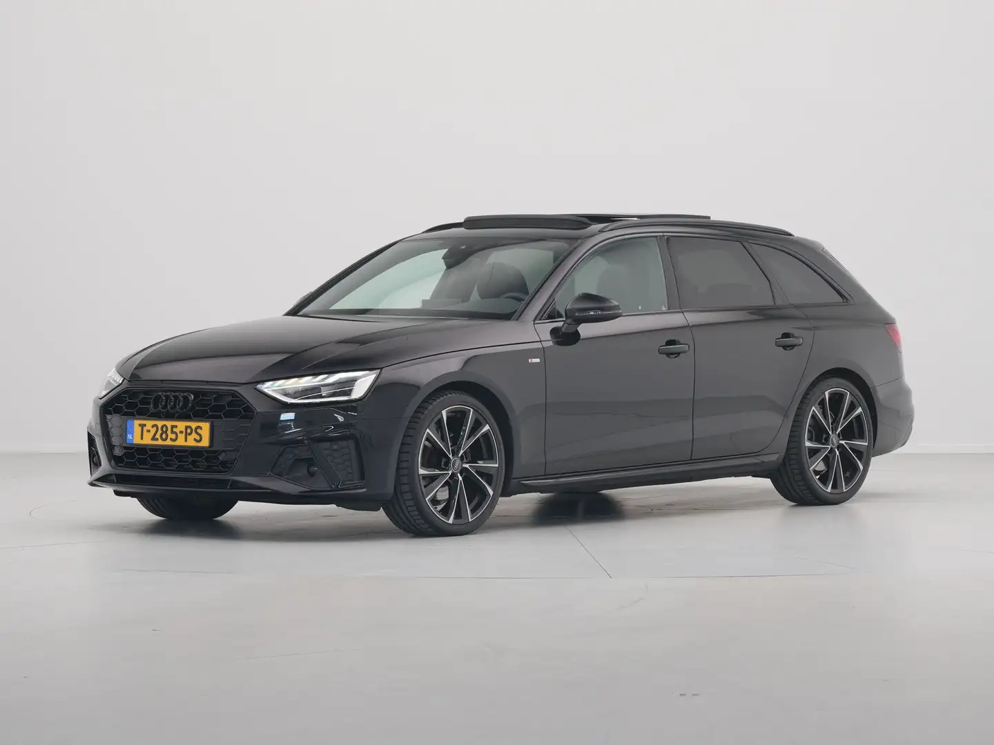 Audi A4 Avant 35 TFSI 150pk S-Tronic S-Line edition Compet Zwart - 2