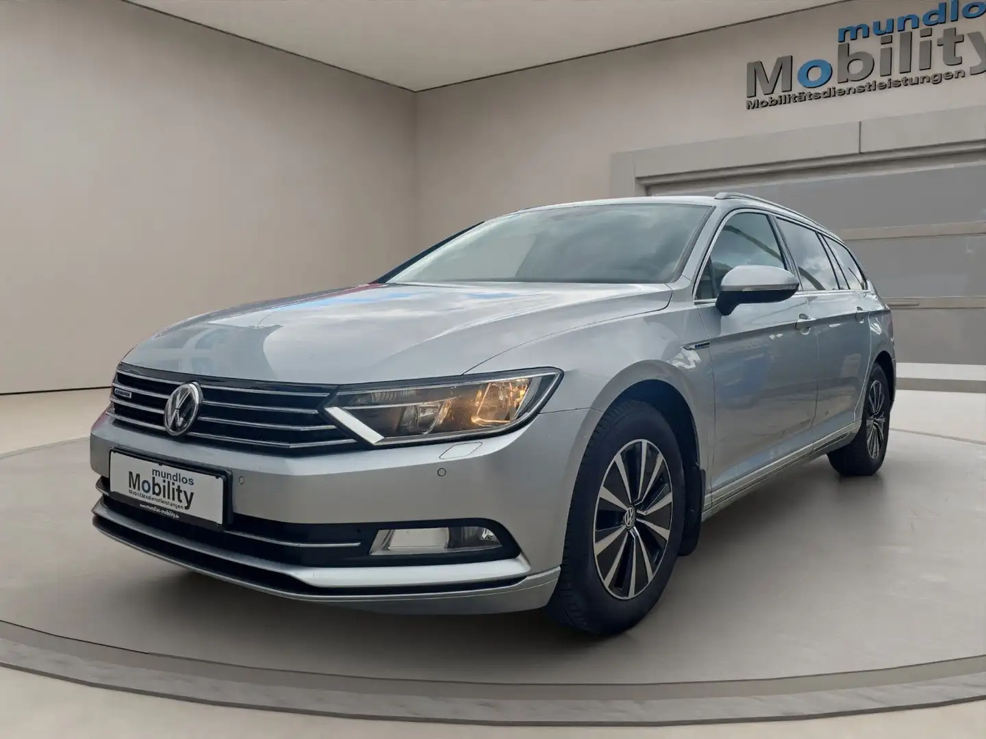 Volkswagen Passat Variant Comfortline ACC Standheizung GJR Silber - 1