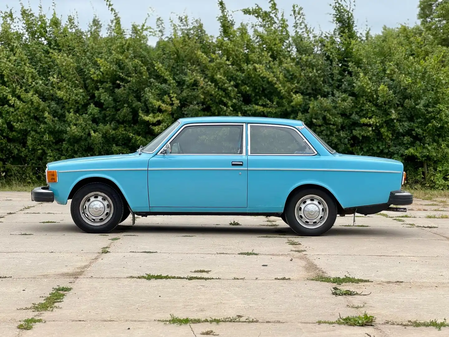 Volvo 142 De Luxe in super retro kleurstelling, handgesc Blauw - 1