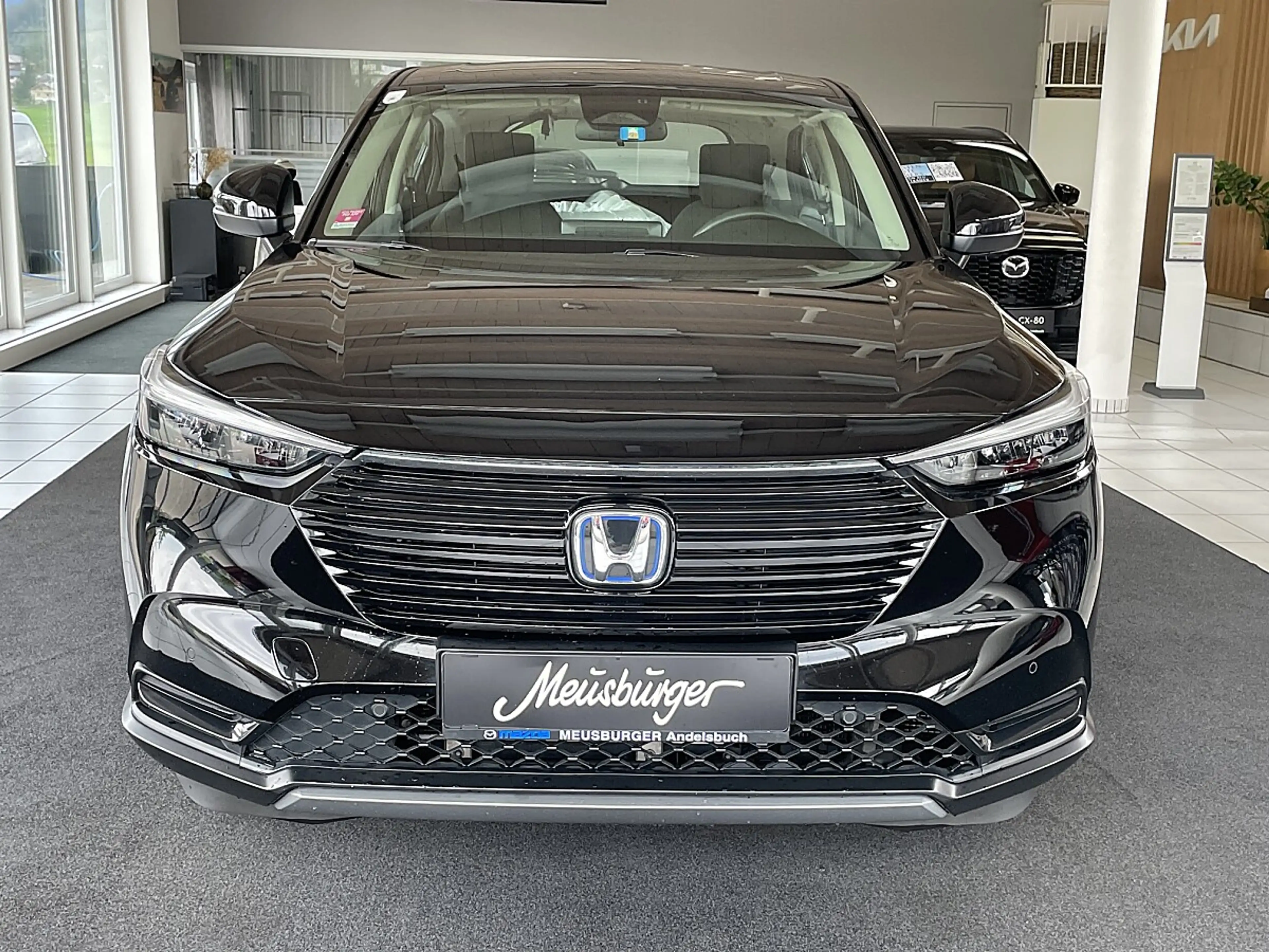 Honda HR-V 1,5 i-MMD Hybrid 2WD Elegance Aut. — photo 2