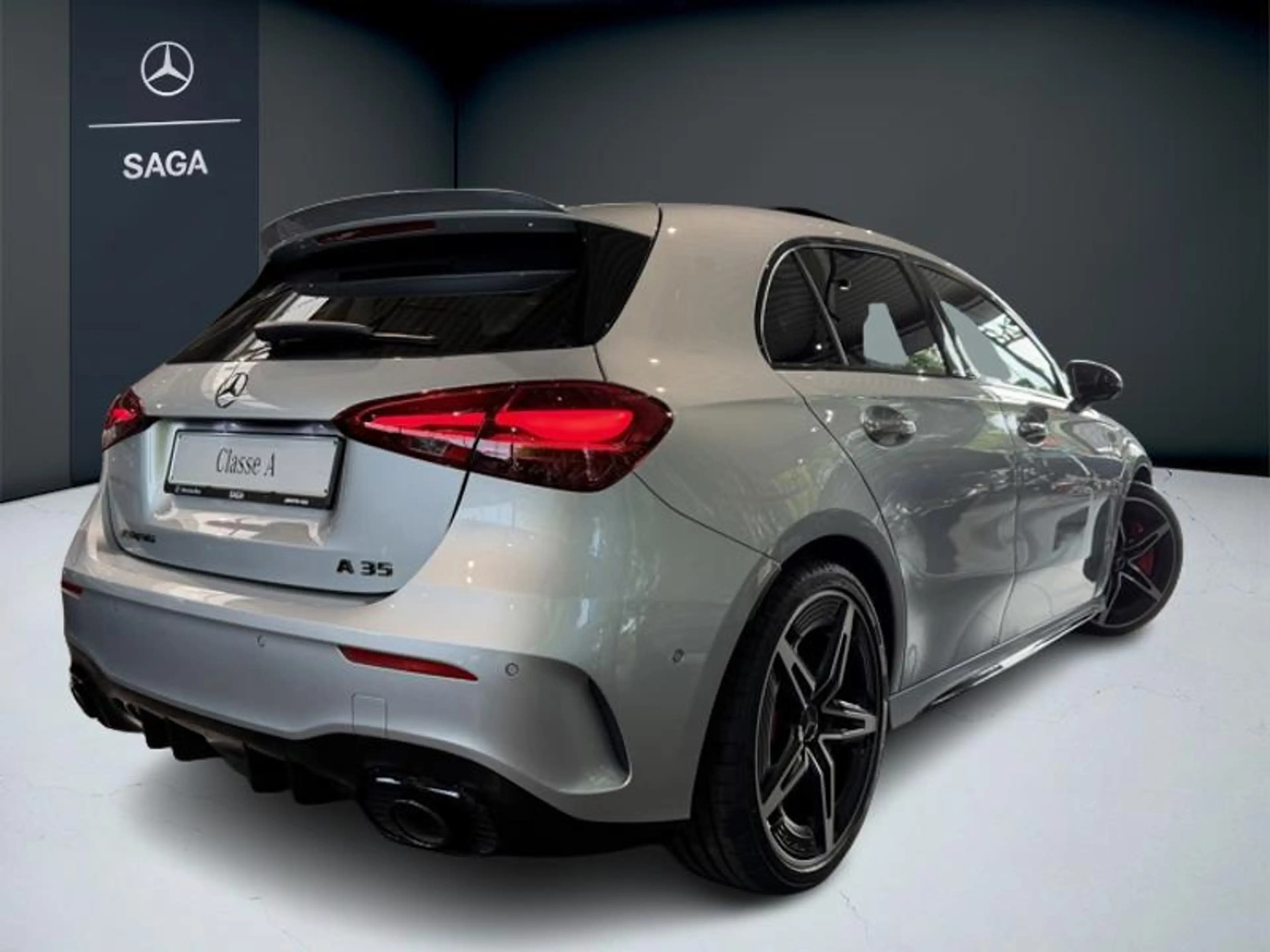 Mercedes-Benz A 35 AMG Classe A 4MATIC Compacte — photo 4
