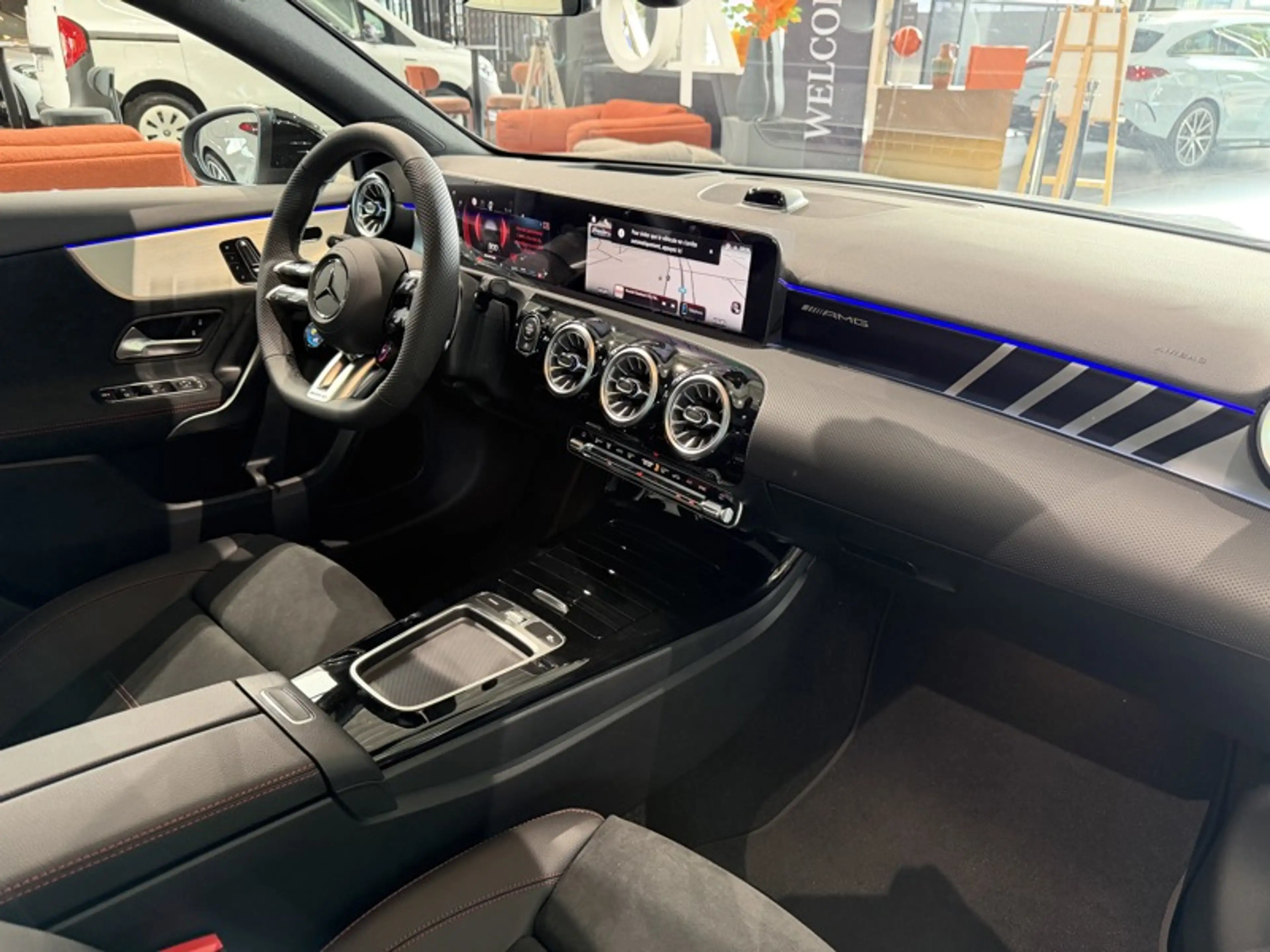 Mercedes-Benz A 35 AMG Classe A 4MATIC Compacte — photo 10