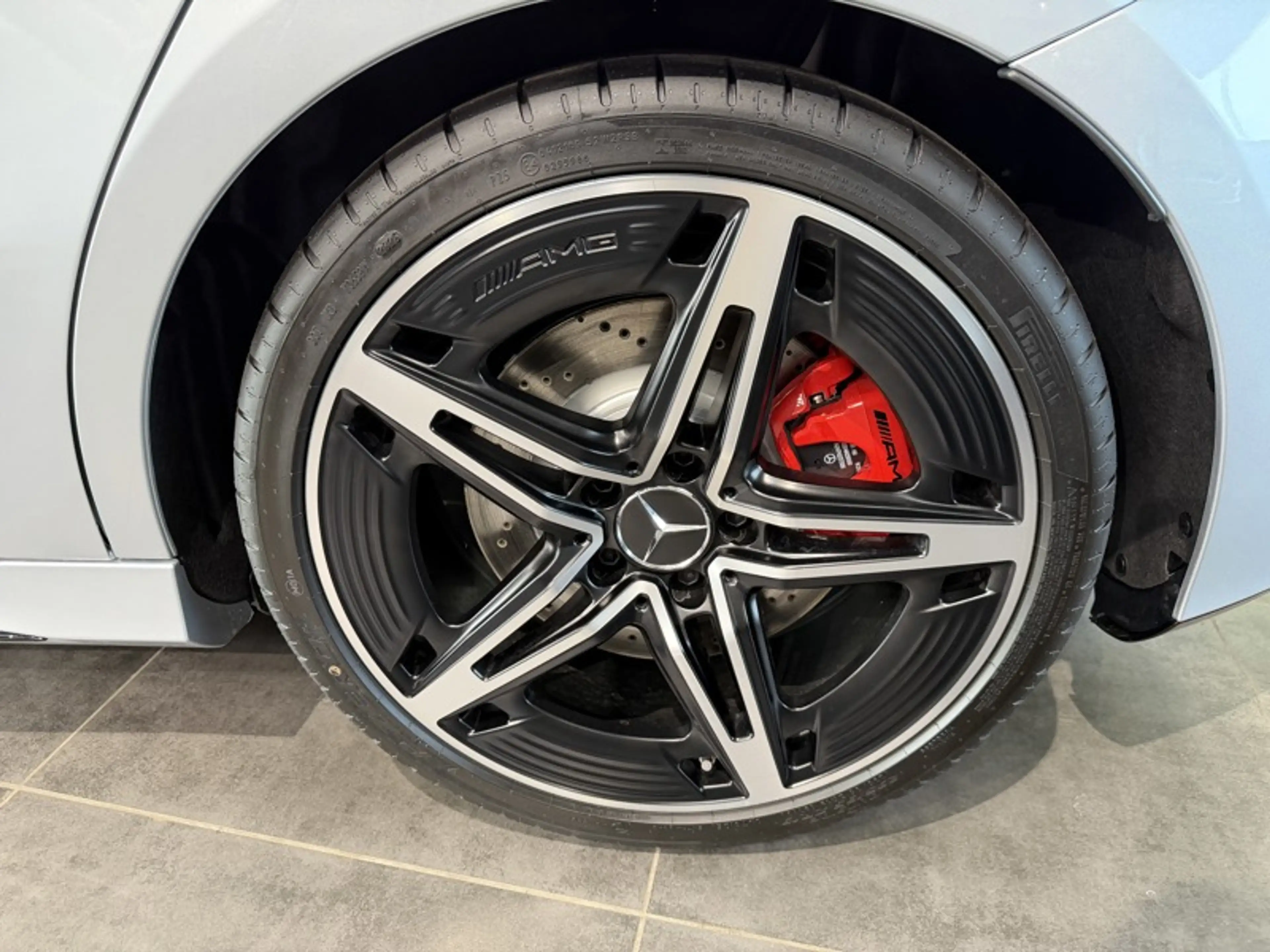 Mercedes-Benz A 35 AMG Classe A 4MATIC Compacte — photo 8