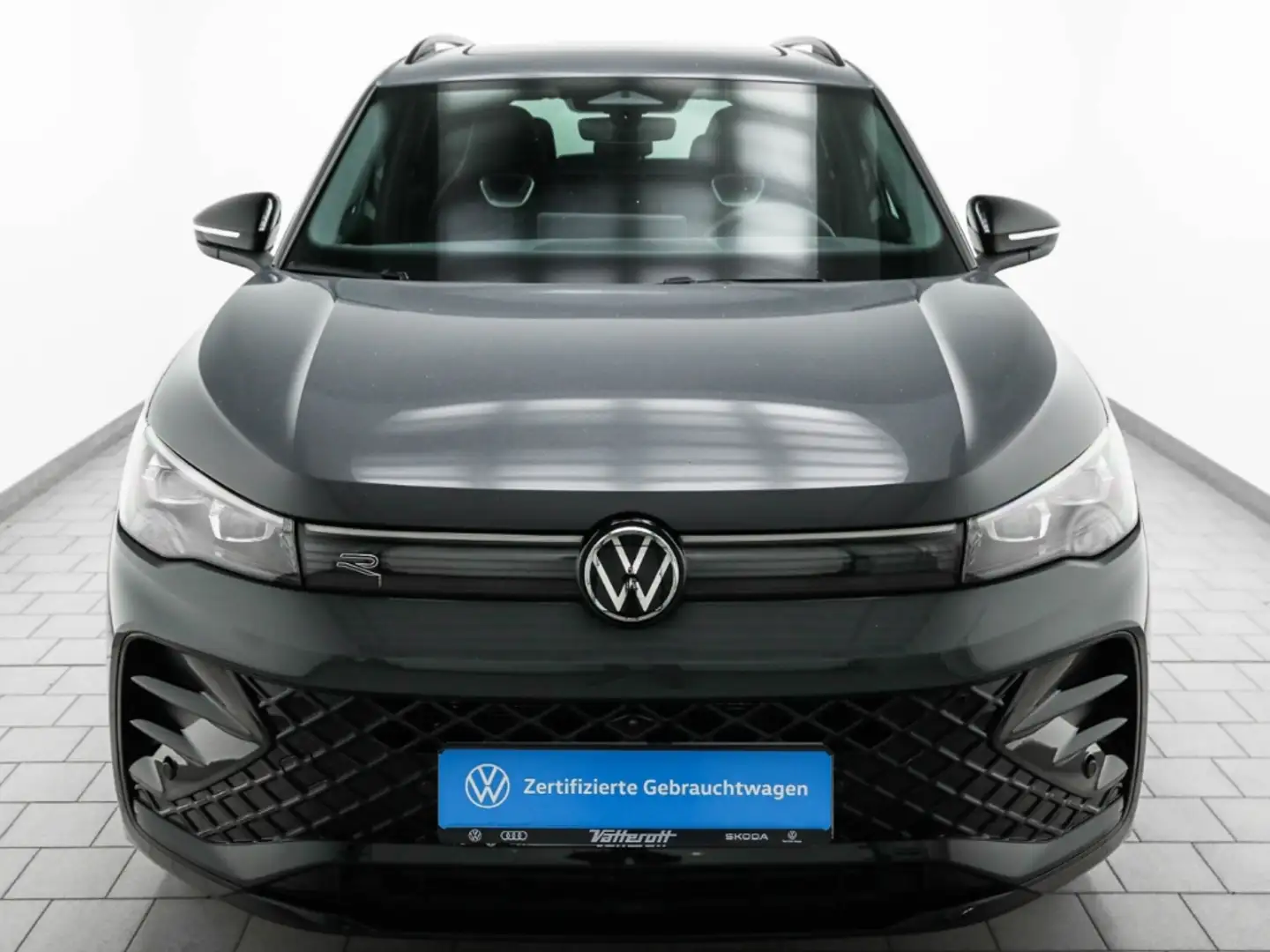 Volkswagen Tiguan 2.0 TDI 4M DSG R-Line Black Style Pano AHK Grau - 2