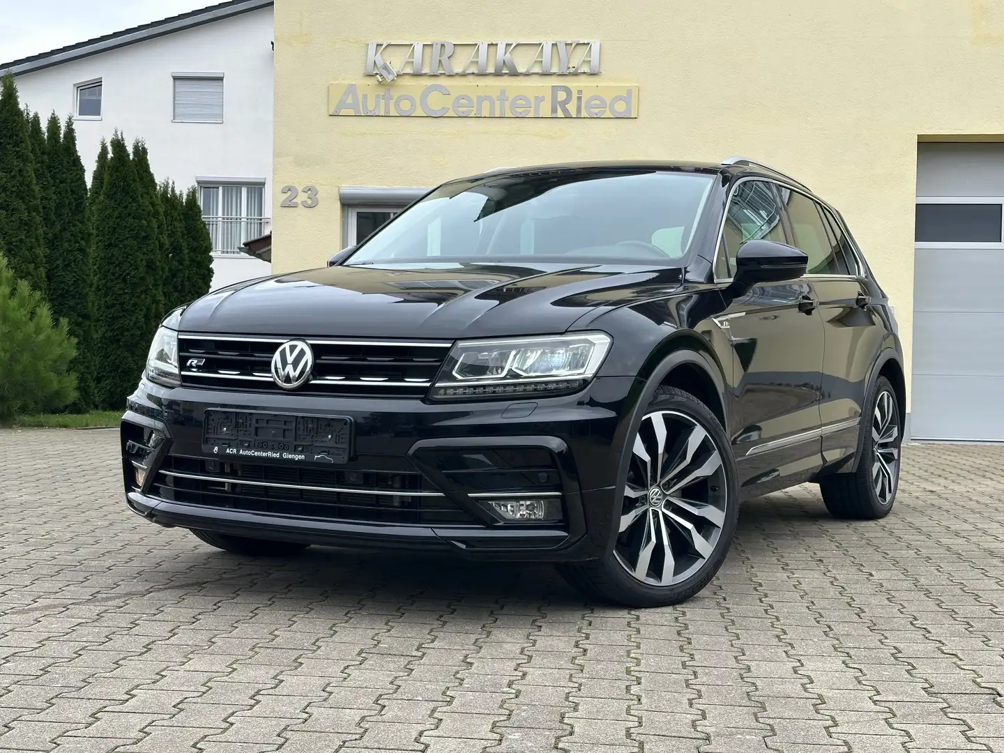 Volkswagen Tiguan 2.0 TDI DSG 4Motion R-Line+Highline Virtuell/LED Schwarz - 1