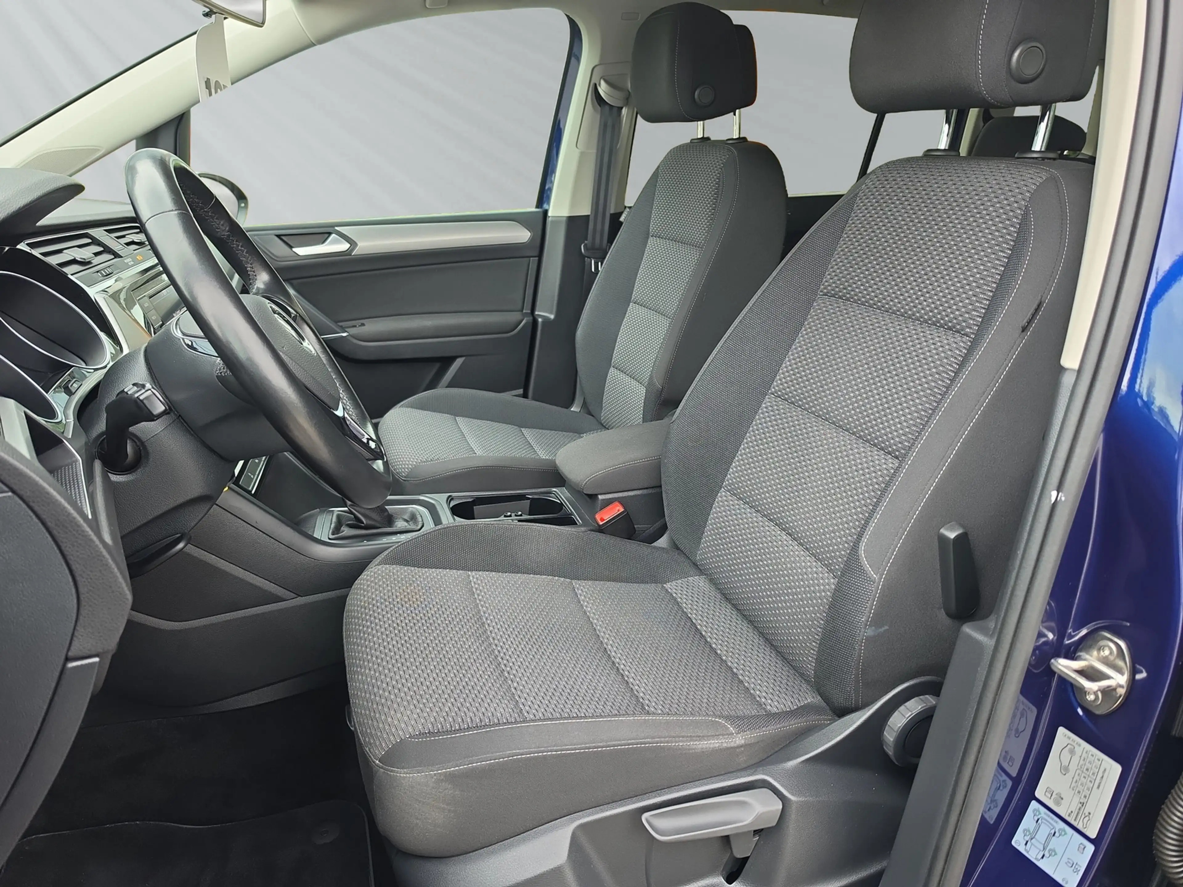 Volkswagen Touran 1,5 TSI DSG Comfortline STAND.HEIZ+AHK+RÜCK.KAM — photo 10