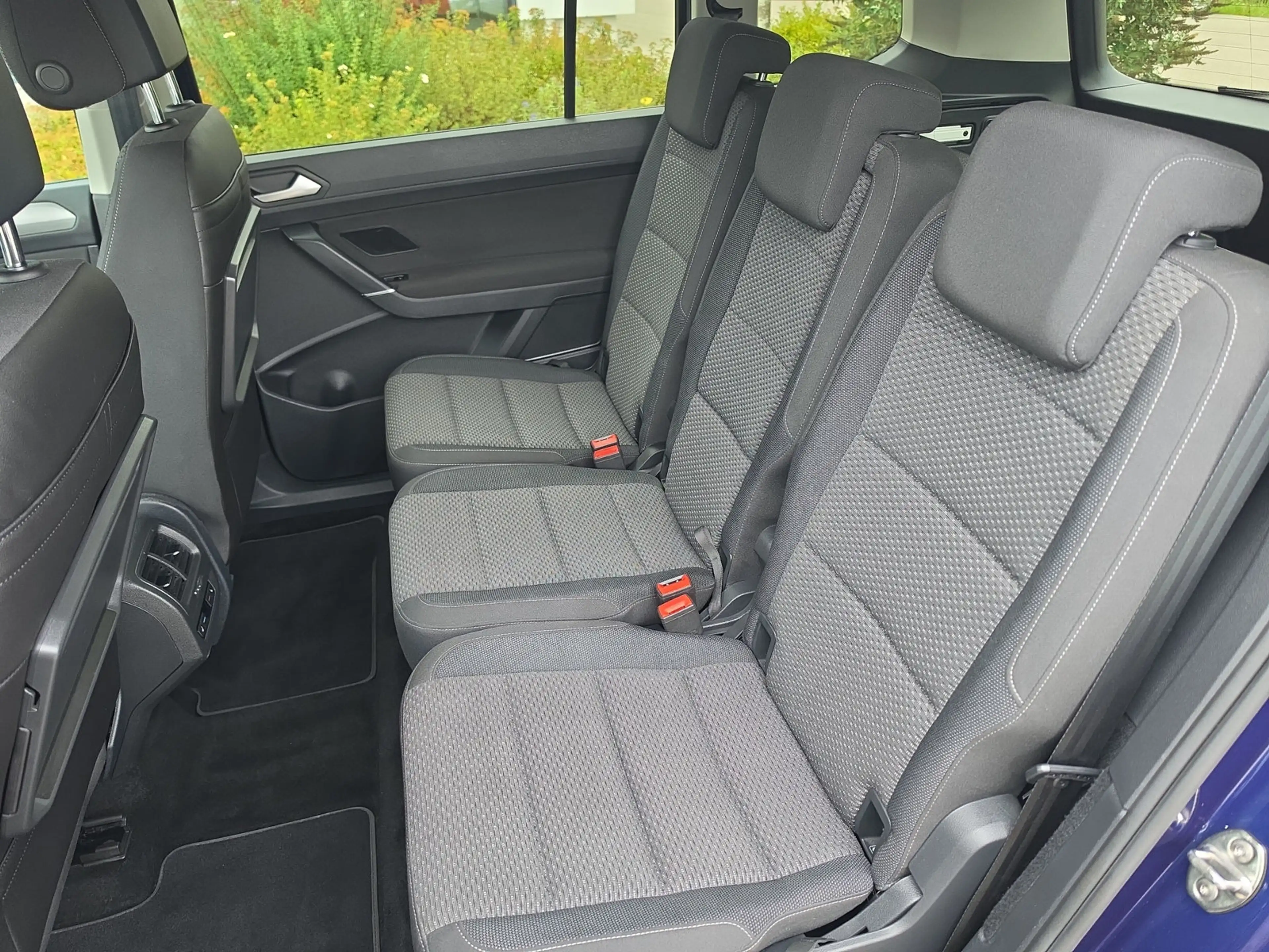 Volkswagen Touran 1,5 TSI DSG Comfortline STAND.HEIZ+AHK+RÜCK.KAM — photo 11