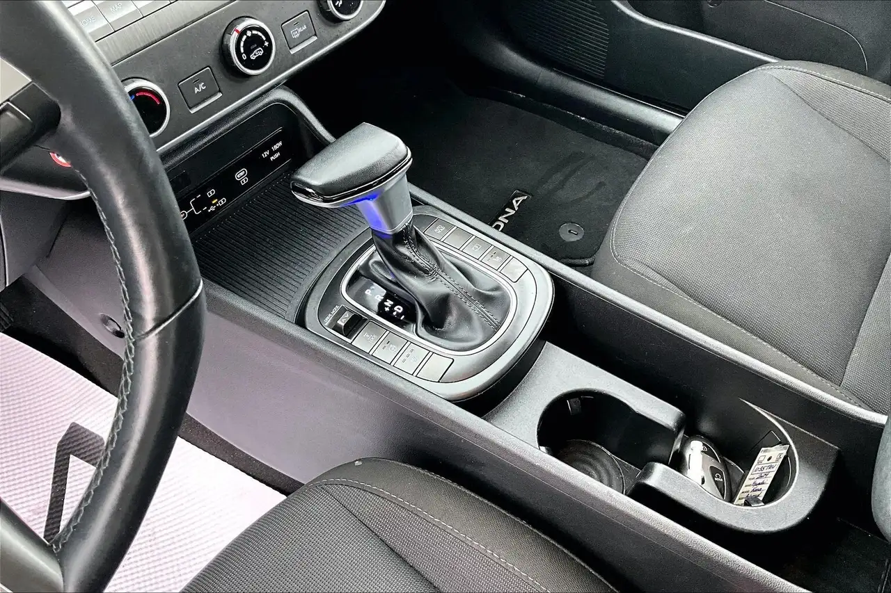 Hyundai KONA снимка Hyundai KONA