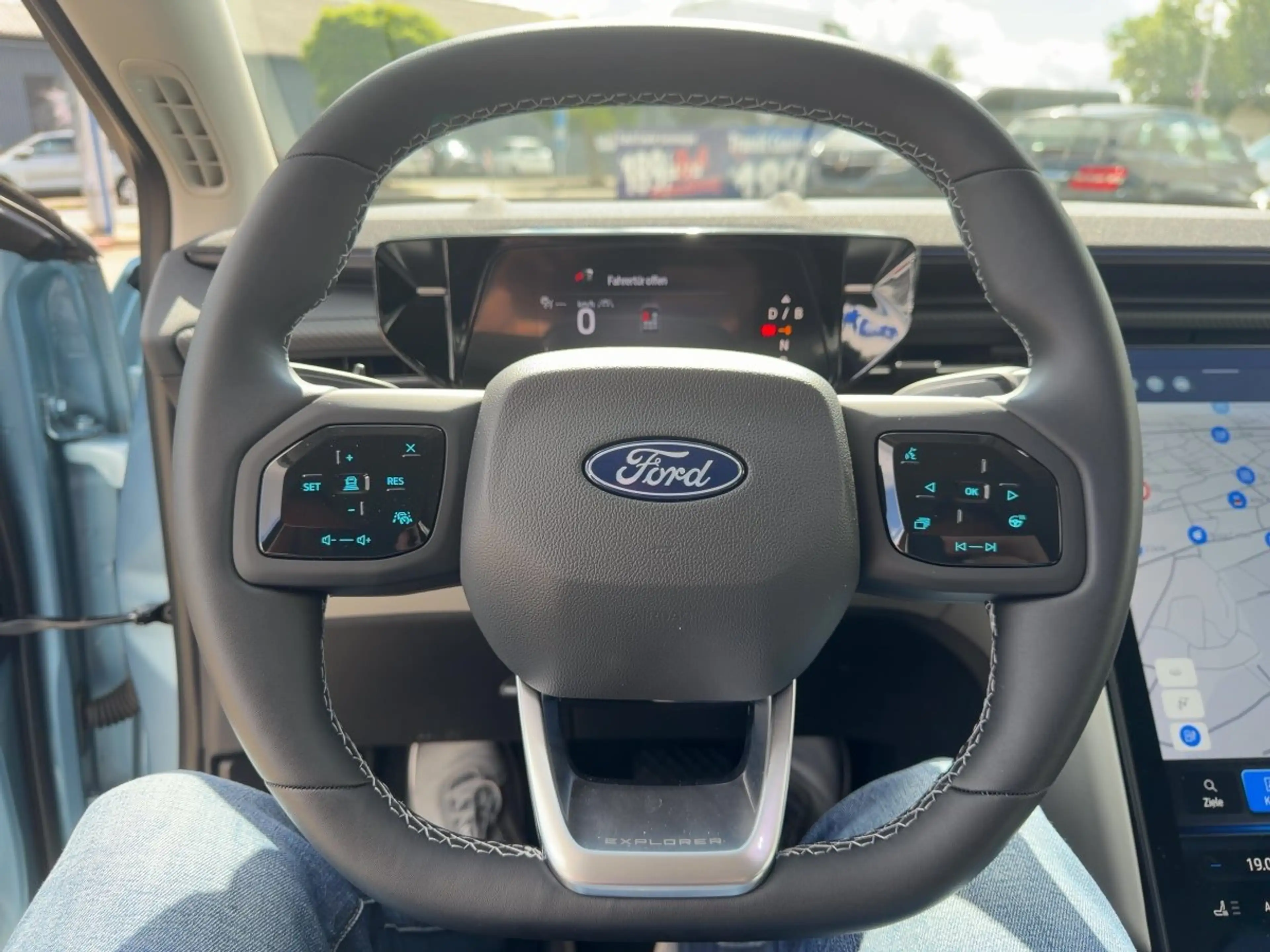 Ford Explorer RWD (Standard Range 52kwh) Premium AHK — photo 21
