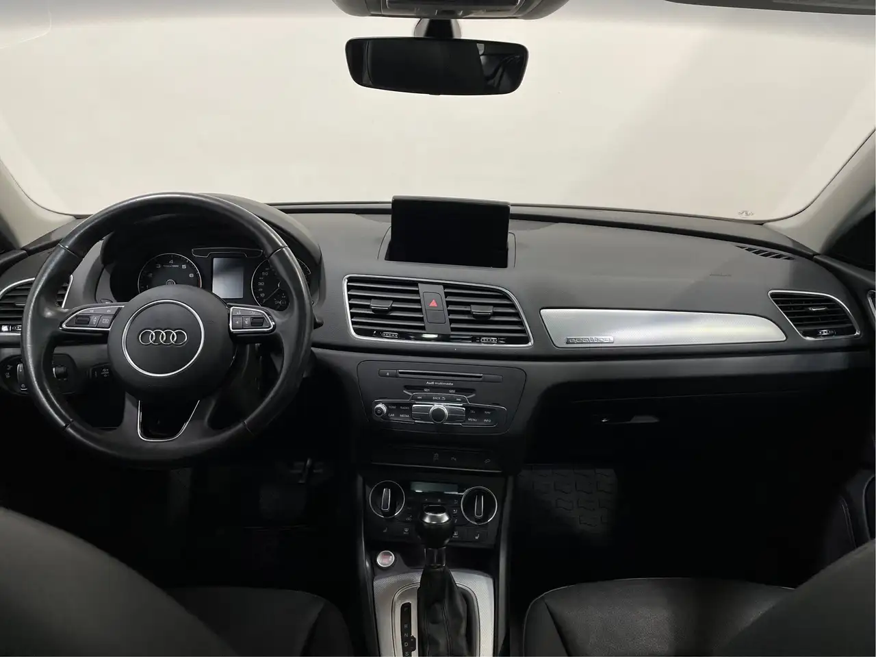Audi Q3 photo Audi Q3