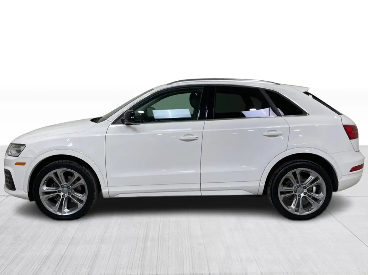 Audi Q3 photo Audi Q3