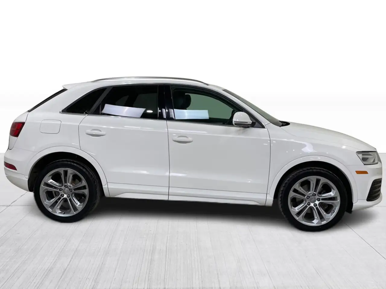 Audi Q3 photo Audi Q3
