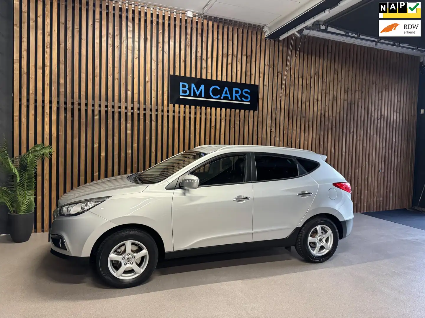 Hyundai iX35 2.0i Style Airco, Cruise , Trekhaak Grijs - 1
